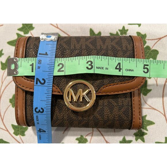NWOT- Michael Kors Leida Medium Signature Logo Wallet - Picture 6 of 7